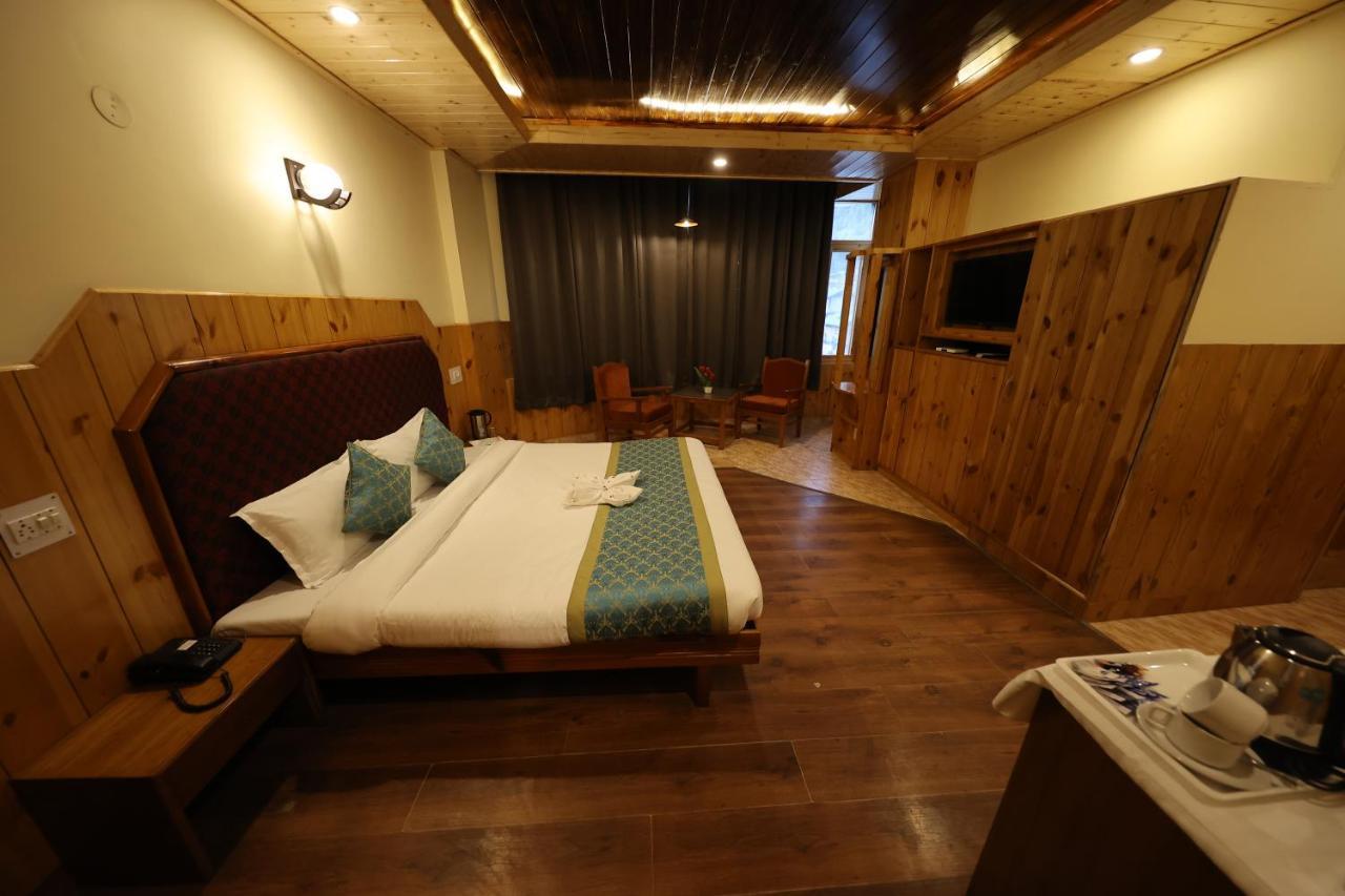 Hotel Yak Manāli Zewnętrze zdjęcie